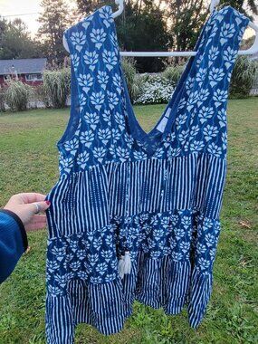 Blue white summer dress v-neck sleeveless